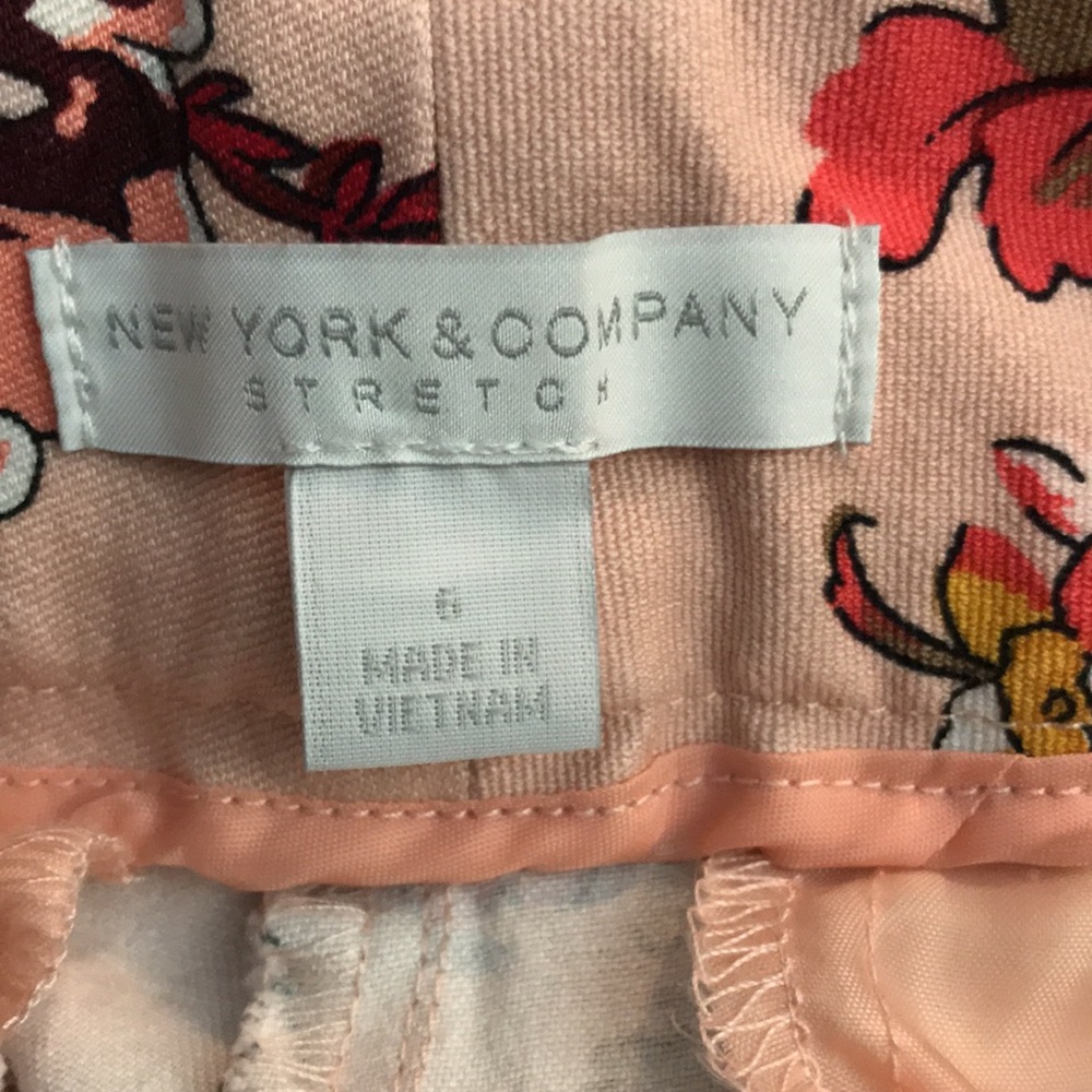 New York & Company stretch, floral pattern, sz 6 - Picture 5 of 7